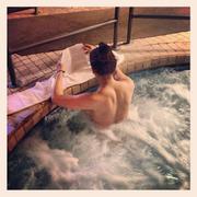 Sophie Simmons - reading World War Z in a hot tub 06/05/13 twitpics