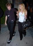 th_15065_Avril_Lavigne_with_her_boyfriend_out_and_about_in_London_03.jpg