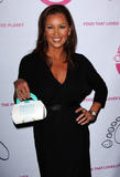 th_34963_clean_celebrity_paradise.com_TheElder_VanessaWilliams4_122_501lo.jpg