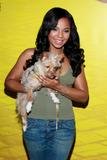 th_71922_celeb-city.org-kugelschreiber-Ashanti-Theres_No_Place_Like_Home_Dog_Adoption_Day_2228_122_627lo.jpg