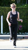 th_66085_celeb-city.org_Reese_Witherspoon_is_spotted_out_jogging__01_123_937lo.jpg