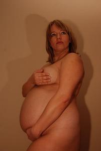 Sexy-Pregnant-Milf-NN-21t7wowazg.jpg