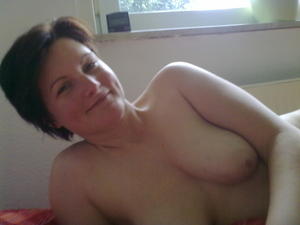 Sexy MILF Mom Naked And Blowjobs -k40nlj8nrs.jpg