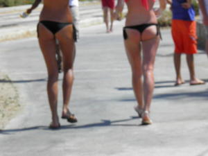 2-Young-Bikini-Greek-Teens-Teasing-Boys-In-Athens-Streets-73elf4xysr.jpg