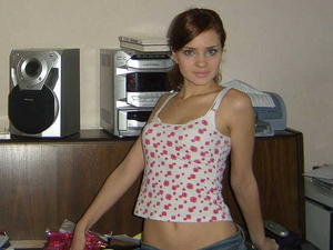 Russian Beauty loves to pose x72-r6j137h0ty.jpg